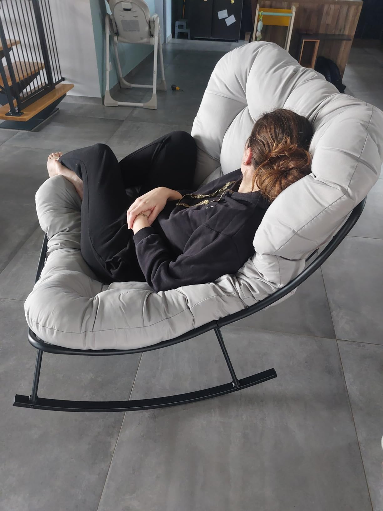 Scaun Balansoar Premium cu Pernă „Cloud Comfort” – Design Ergonomic și Confort Superior